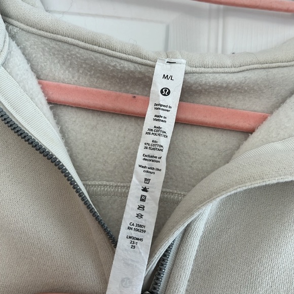 Lululemon Scuba Half Zip Size M/L - Picture 2 of 5